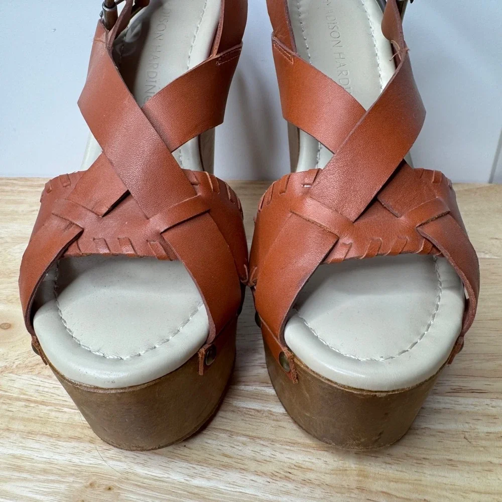 Madison Harding Wooden Platform Sandals Embroidered Heels Women's Size 7